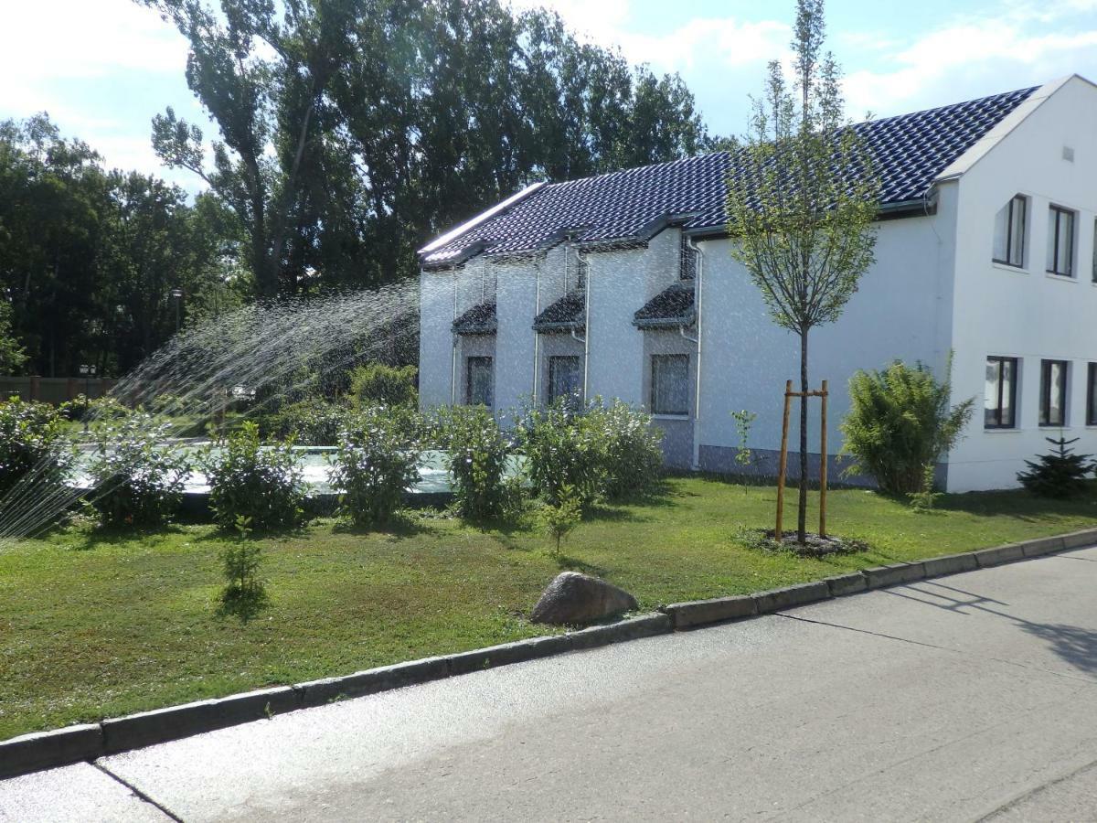Готель Zur Saale Вайсенфельс Екстер'єр фото